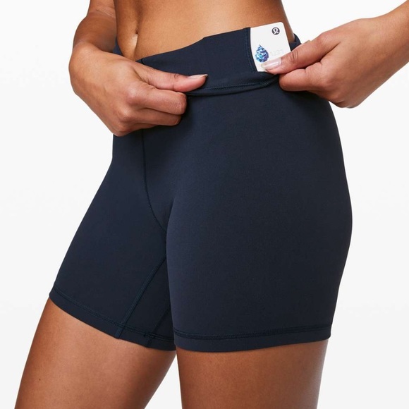 SOLD X NWT Lululemon Align 6” Shorts in True Navy - Picture 2 of 7